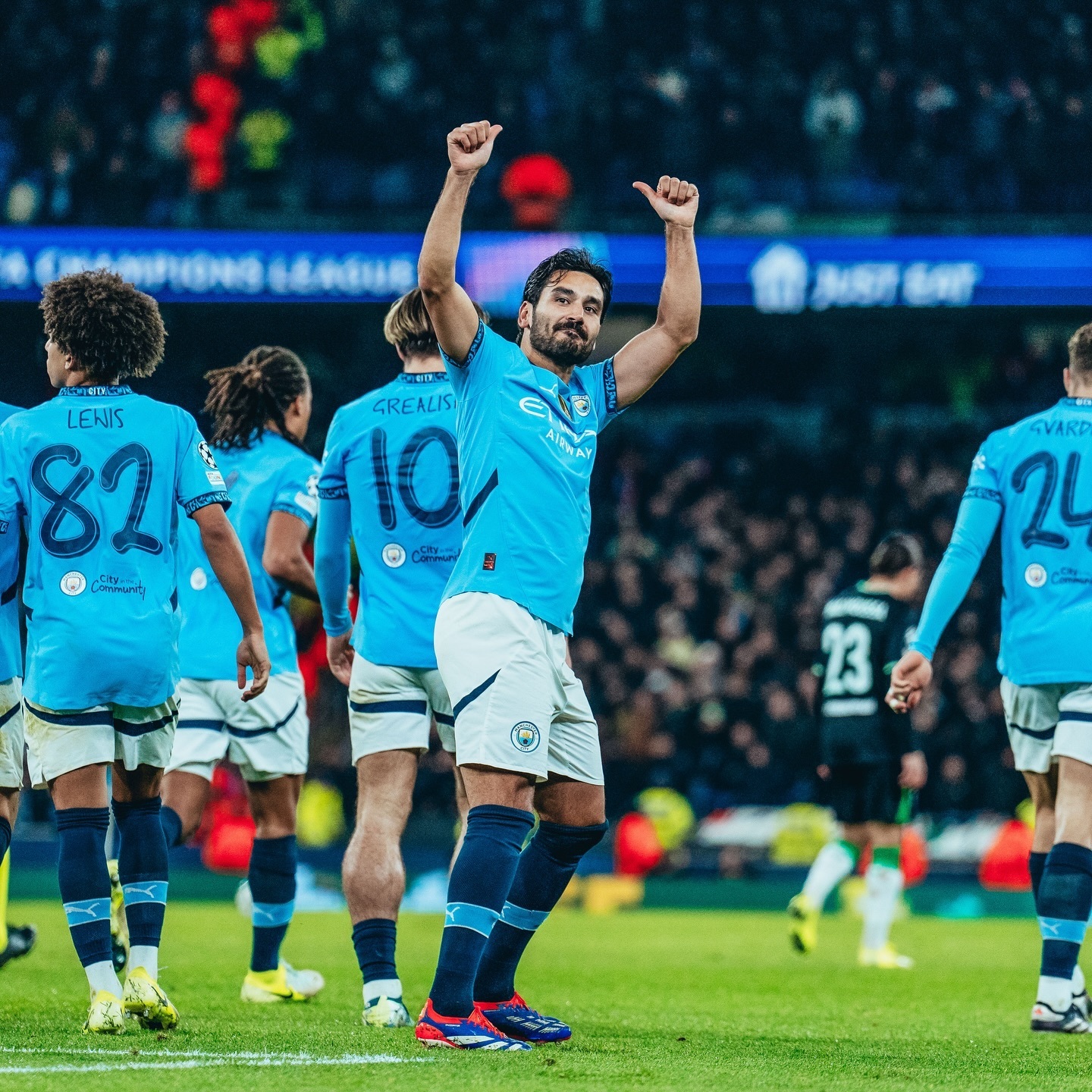 乐鱼体育官网 欧超杯关键时刻走向成谜，曼城迎来里程碑，球迷炸锅，控场能力受关注